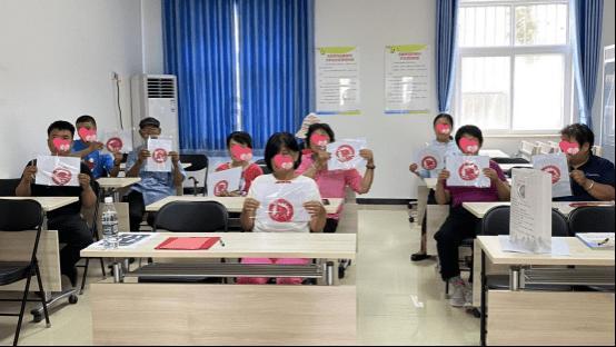 救援男孩与狗